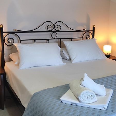 Captain Nick Aparthotel มิกรอส ยาลอส ภายนอก รูปภาพ