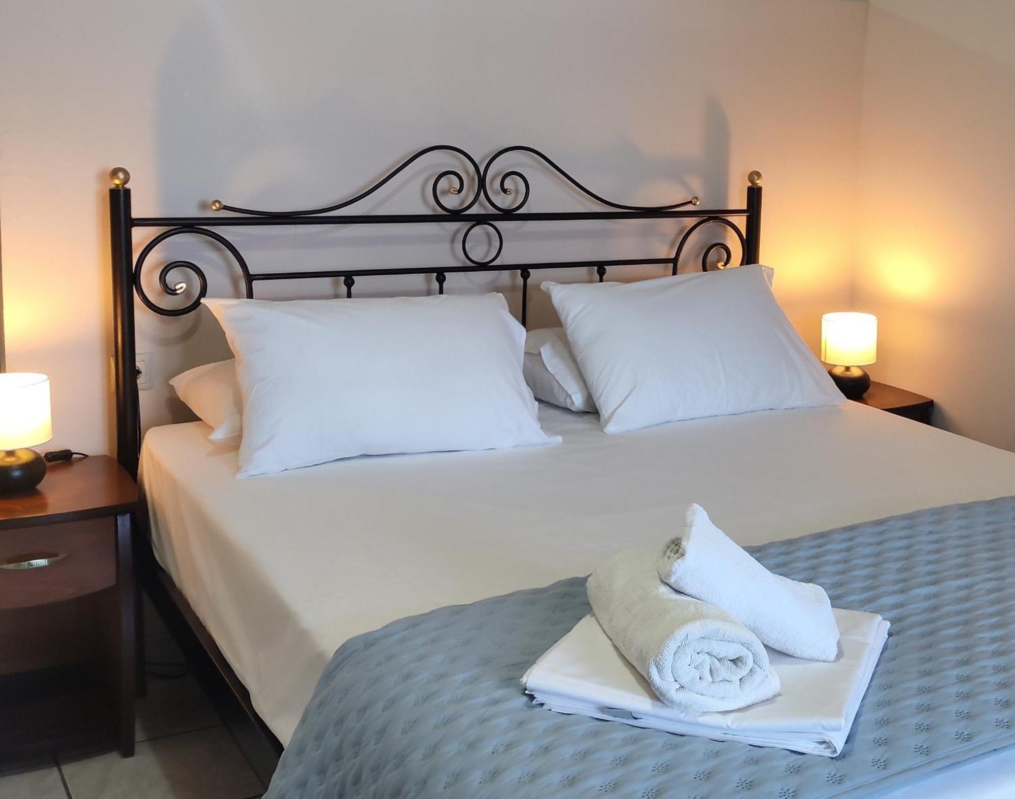 Captain Nick Aparthotel มิกรอส ยาลอส ภายนอก รูปภาพ