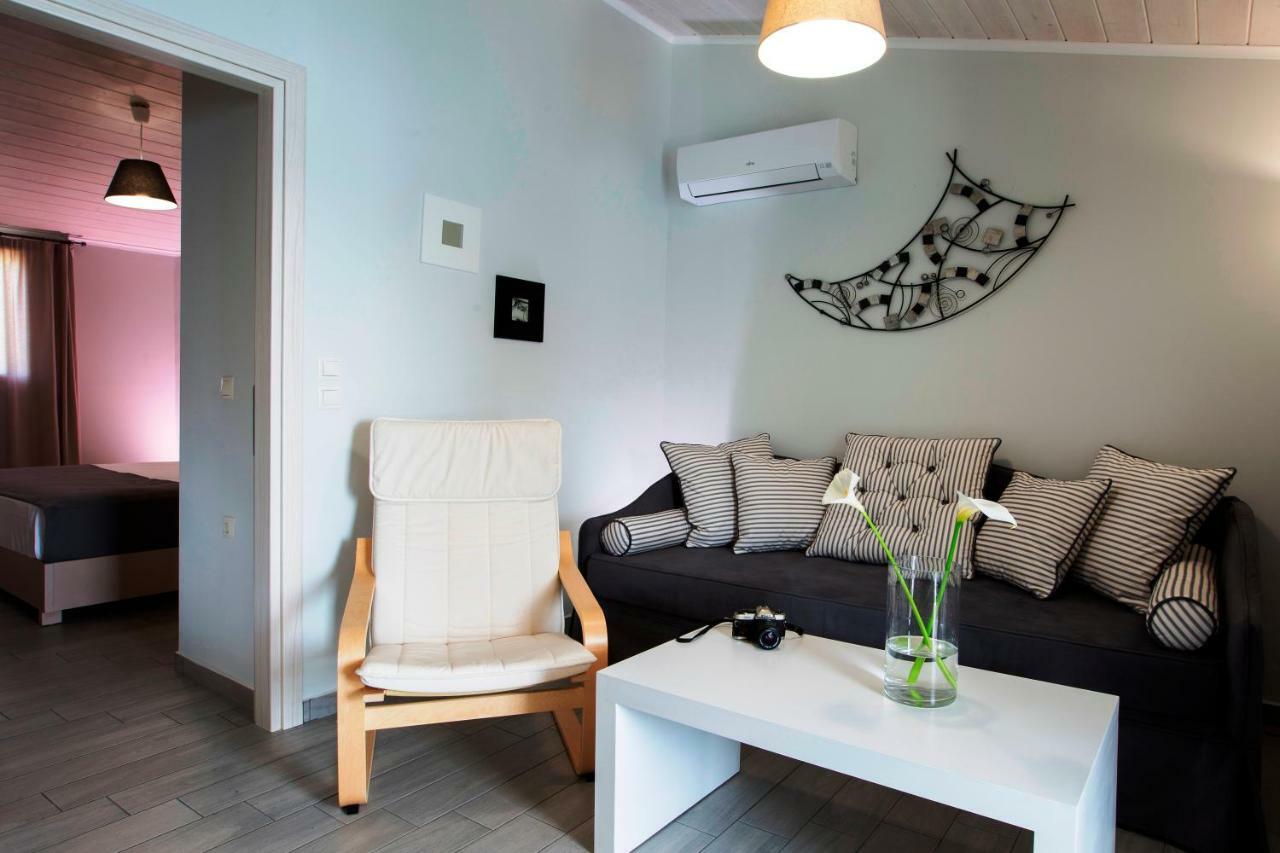 Captain Nick Aparthotel มิกรอส ยาลอส ภายนอก รูปภาพ