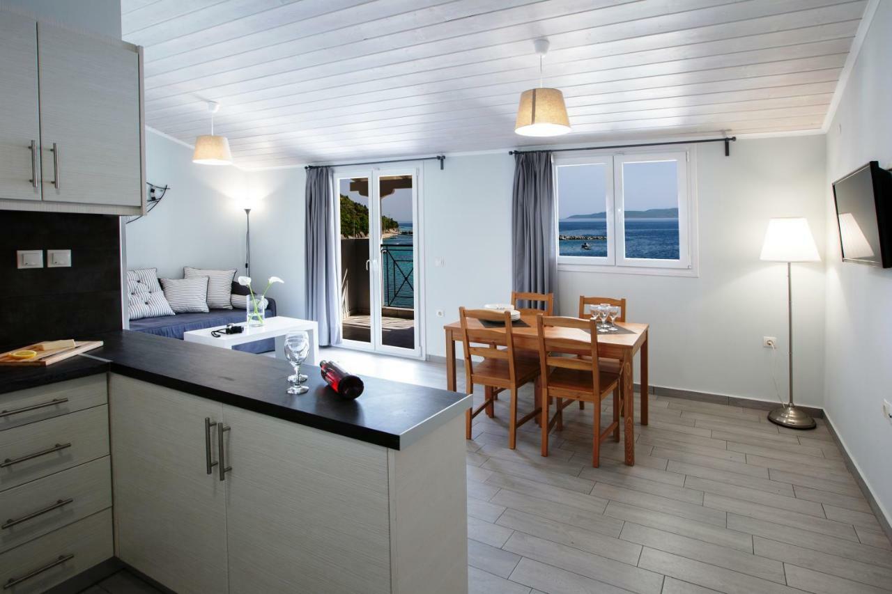 Captain Nick Aparthotel มิกรอส ยาลอส ภายนอก รูปภาพ